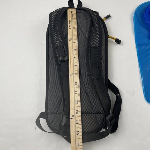 Camelbak Rogue Hydration Backpack Lightweight Ripstop Canvas Yellow Black - Picture 3 of 12